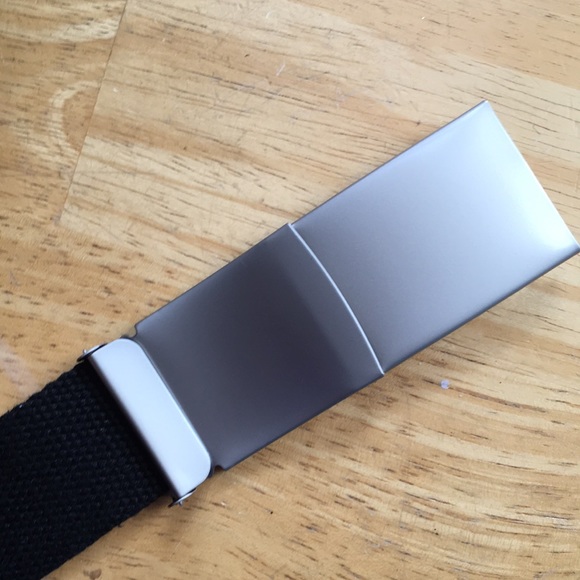 Black and silver metal buckle web belt 1.5” x 43” like new - Picture 9 of 9